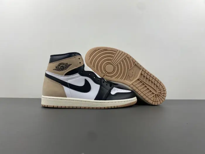 Air Jordan 1 High OG WMNS "Latte" 