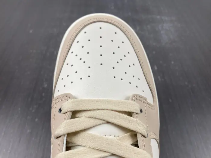 Wmns Nike Dunk Low Phantom Metallic Gold 