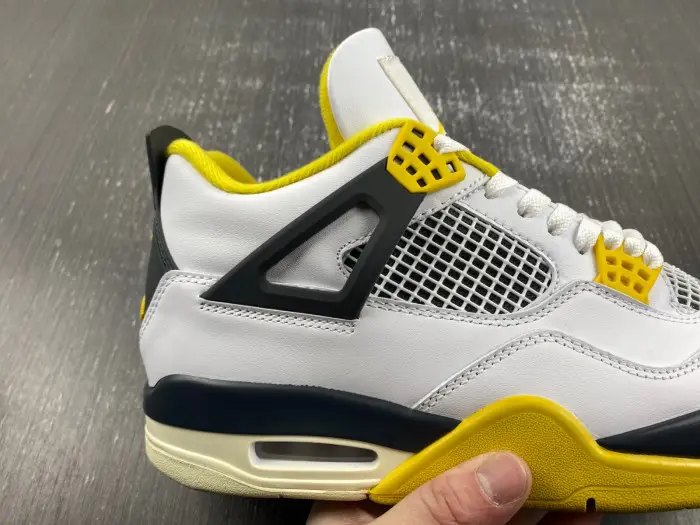 Air Jordan 4 Womens "Vivid Sulfur" 