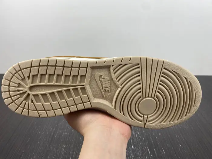 Wmns Nike Dunk Low Phantom Metallic Gold 