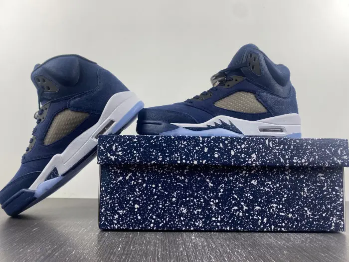 Air Jordan 5 Retro SE “Midnight Navy” 