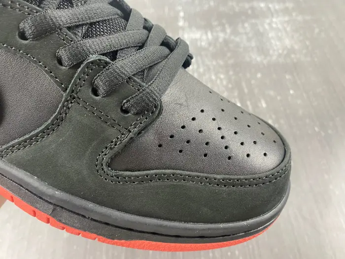 Nike SB Dunk Low Black Pigeon 