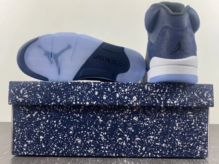 Air Jordan 5 Retro SE “Midnight Navy” 