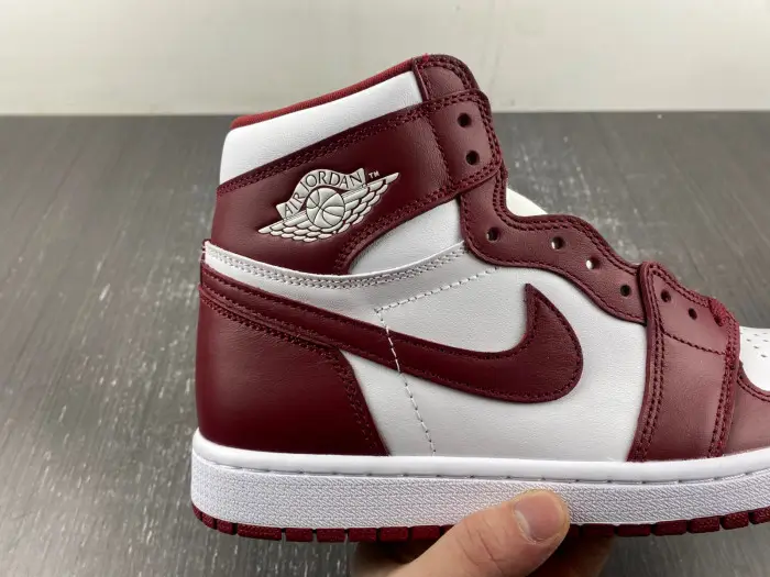 Air Jordan 1 High OG Team Red 