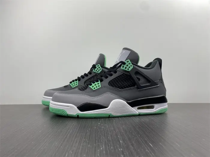 Air Jordan 4 Retro 'Green Glow' 