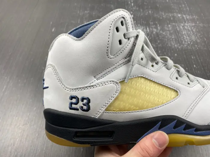 Air Jordan 5 "A Ma Maniere - Diffused Blue" 