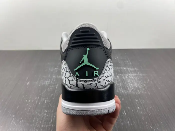 Air Jordan 3 "Black Green Glow" 