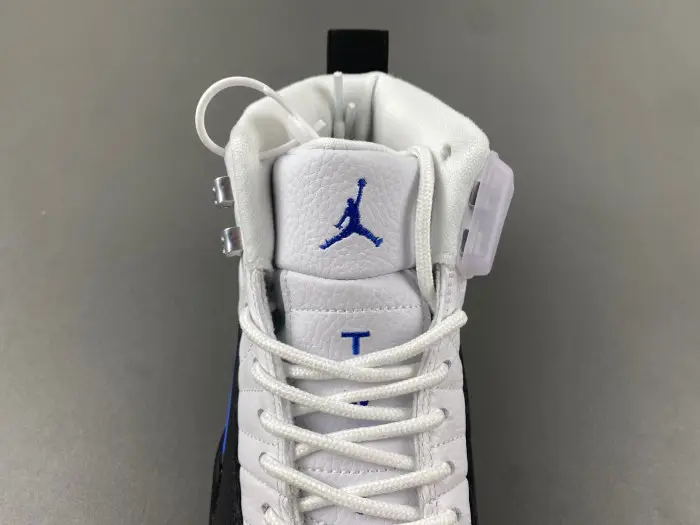 Air Jordan 12 