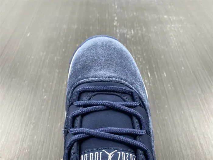 Air Jordan 11 Velvet “Midnight Navy” 