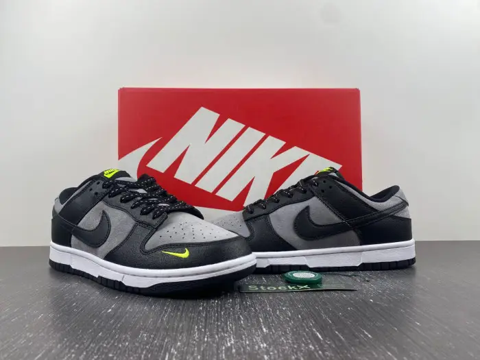 Nike Dunk Low Black Grey Green Strike 