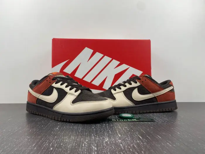 Nike Dunk Low Red Panda 