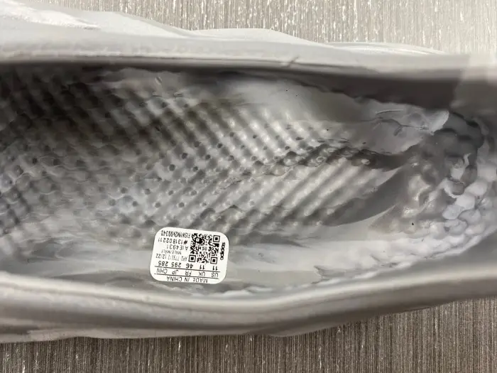 Adidas Yeezy Foam RNNR “MX Granite” 