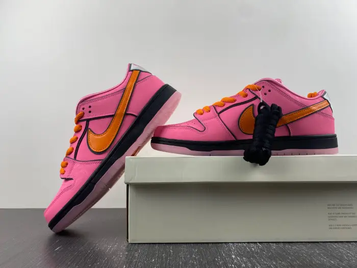 The Powerpuff Girls x Nike SB Dunk Low “Blossom” 