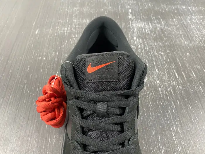 Nike SB Dunk Low Black Pigeon 