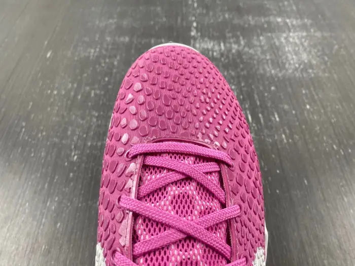 Nike Kobe  Kay Yow Think Pink 