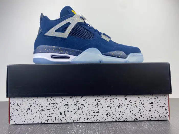Air Jordan 4 Retro 'Michigan Wolverines' PE 