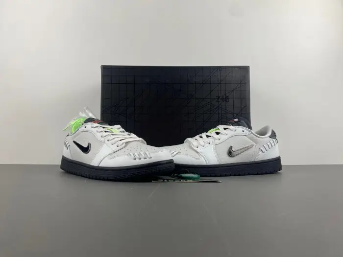 (WMNS) Air Jordan 1 MM Low 'Phantom Dust Metallic Dark Grey' 