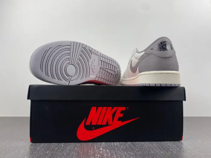 Air Jordan 1 Low OG Atmosphere Grey 