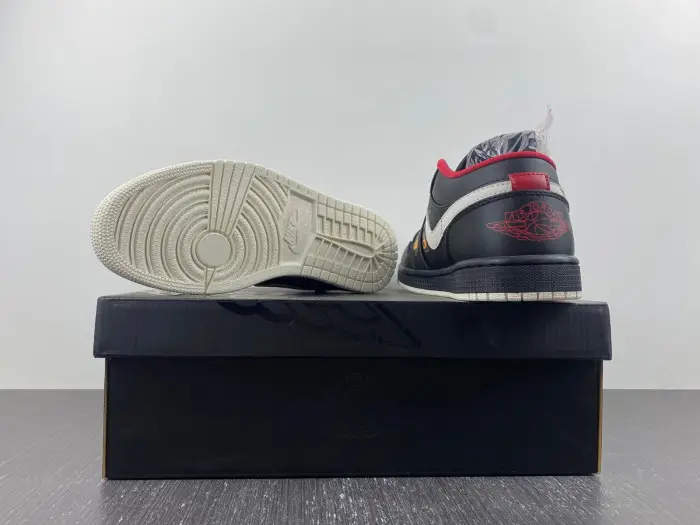 Jordan 1 Low SE Just Skate Black - 