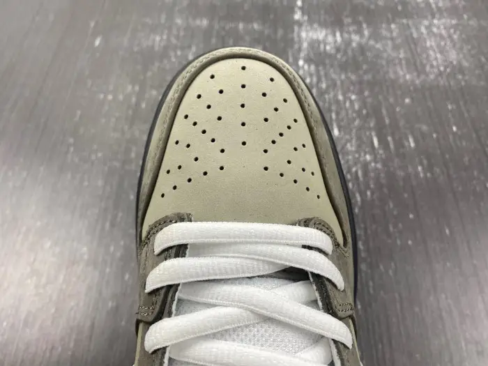 Concepts  x Nike SB Dunk Low Grey Lobster 