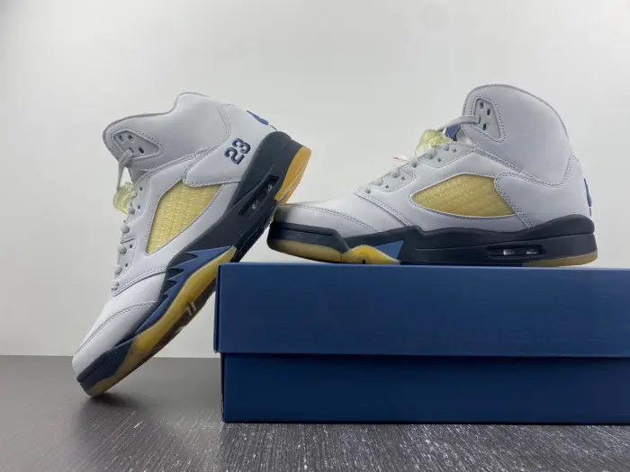 Air Jordan 5 "A Ma Maniere - Diffused Blue" 
