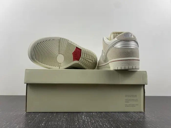 NIKE SB DUNK LOW CITY OF LOVE COCONUT MILK 