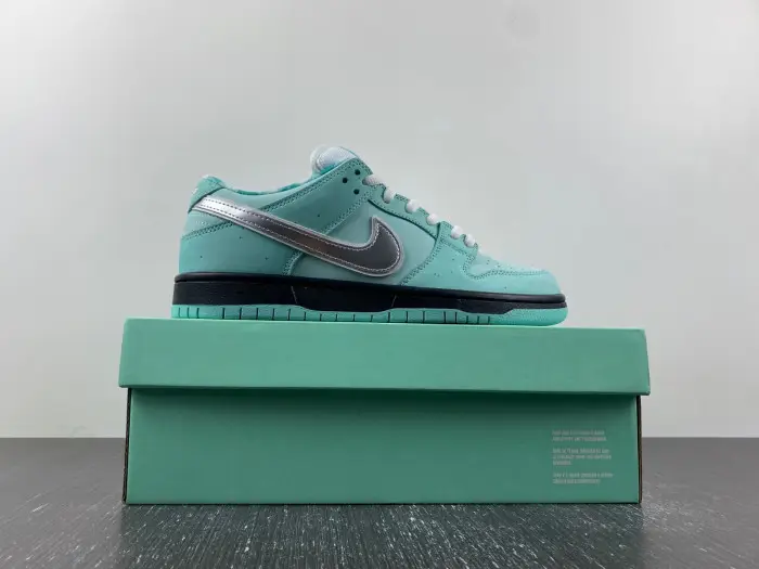 Concepts x TIFFANY CO. x Nike SB Dunk Low 