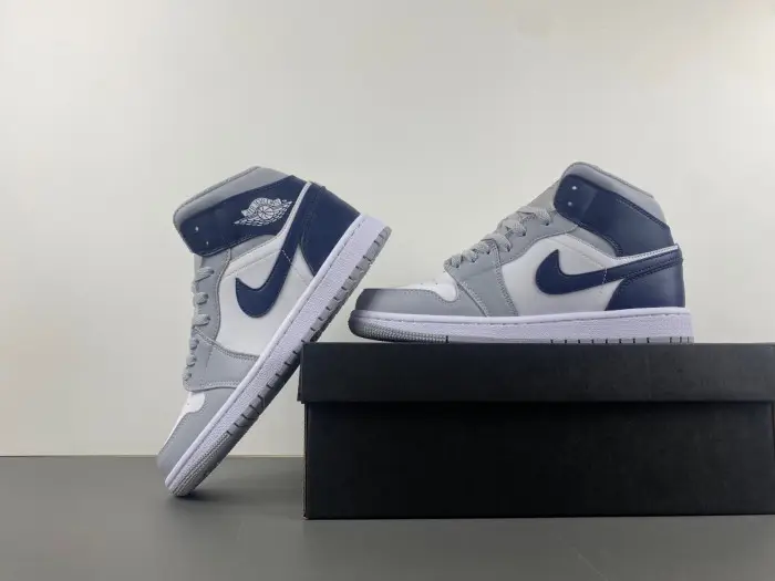 AIR JORDAN 1 MID SE "LEGEND PINK" 