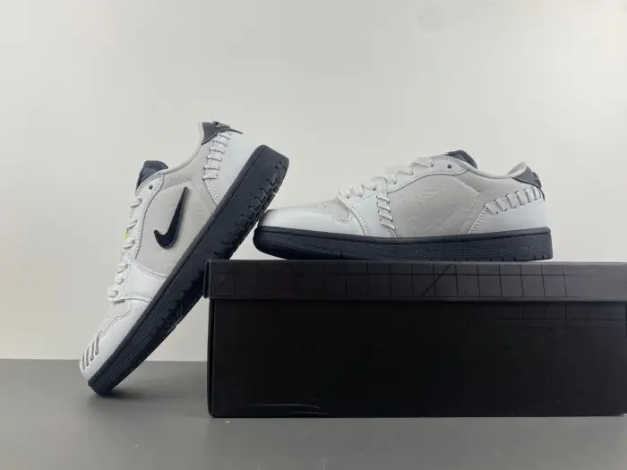 (WMNS) Air Jordan 1 MM Low 'Phantom Dust Metallic Dark Grey' 