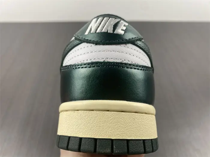 Nike Dunk Low Vintage Green 