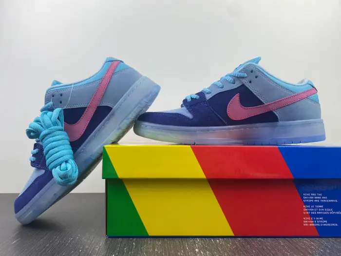 Nike SB Dunk Low Run The Jewels - 