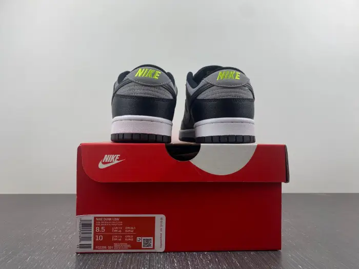 Nike Dunk Low Black Grey Green Strike 