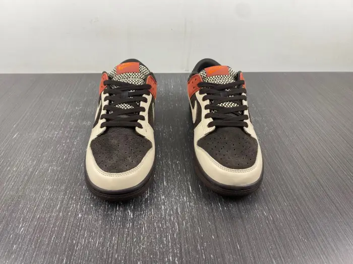 Nike Dunk Low Red Panda 