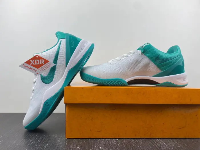 Nike Kobe 8 “Radiant Emerald” 