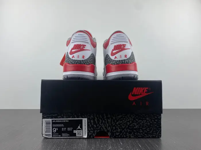 Air Jordan 3 OG Fire Red 