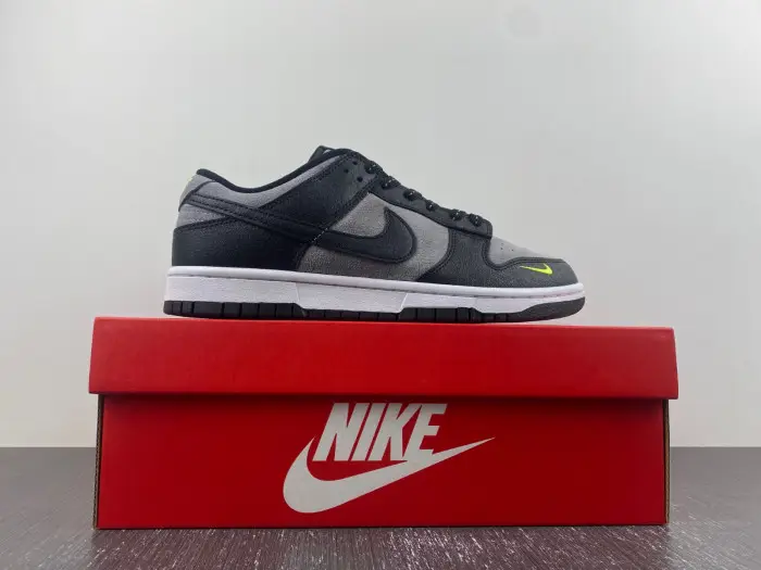 Nike Dunk Low Black Grey Green Strike 