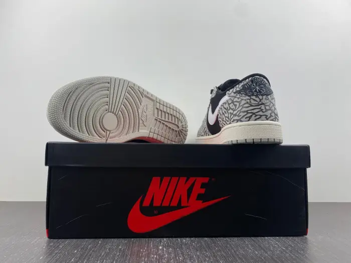 Jordan 1 Retro Low OG Black Cement - 