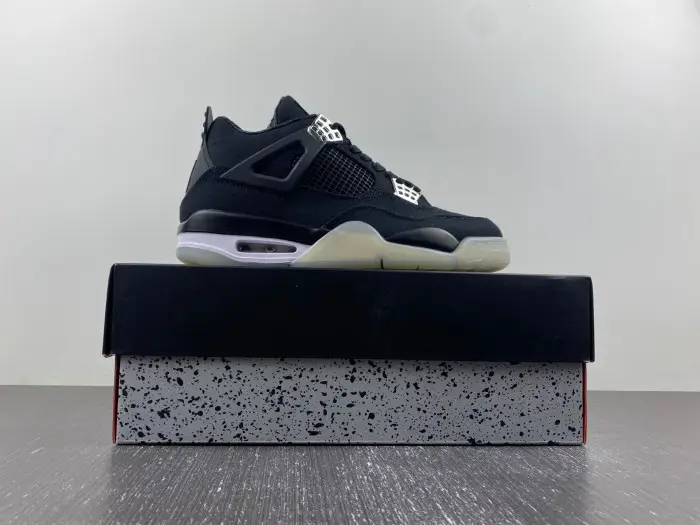 AIR JORDAN 4 