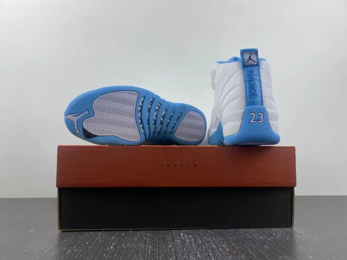 Air Jordan 12 Retro 'UNC' - 