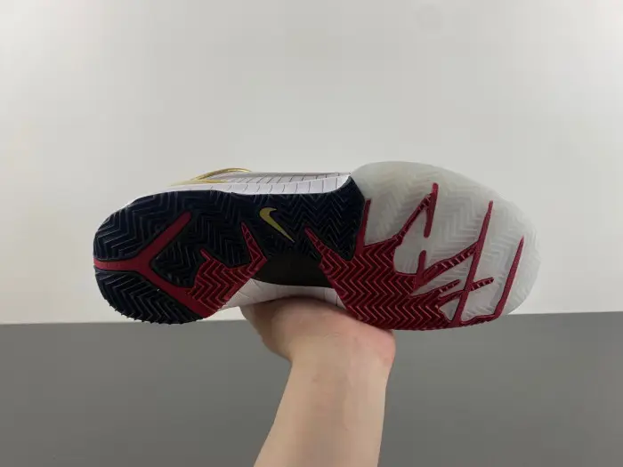 Nike Kobe 4 Protro Gold Medal 