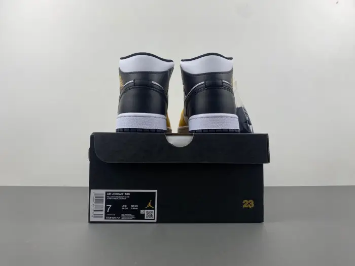 Air Jordan 1 Mid "Yellow Ochre" - product 