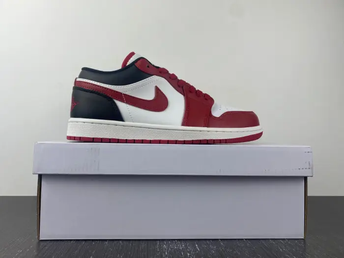 Jordan 1 Low Reverse Black Toe (W) - 