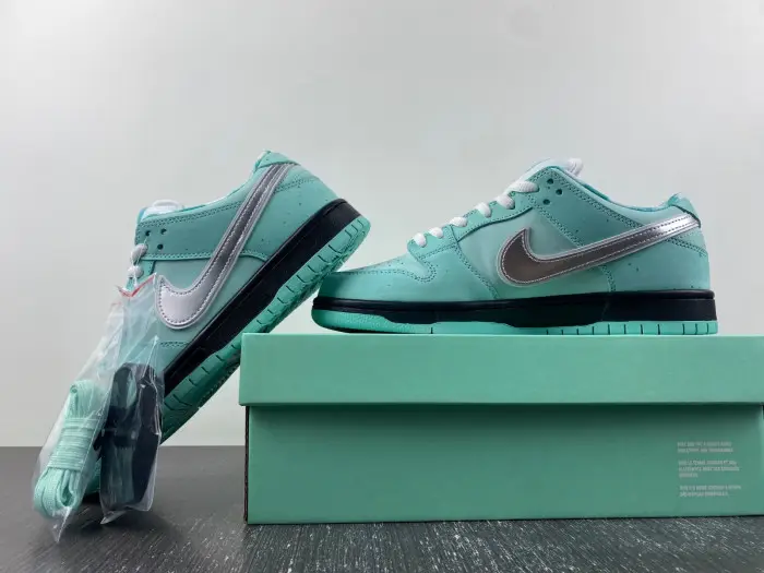 Concepts x TIFFANY CO. x Nike SB Dunk Low 