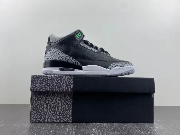 Air Jordan 3 "Black Green Glow" 