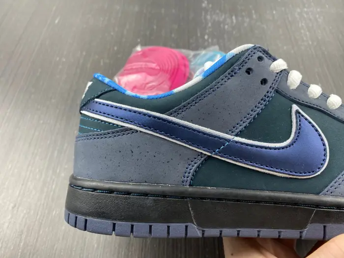 CONCEPTS X NIKE SB DUNK LOW Blue Lobster 