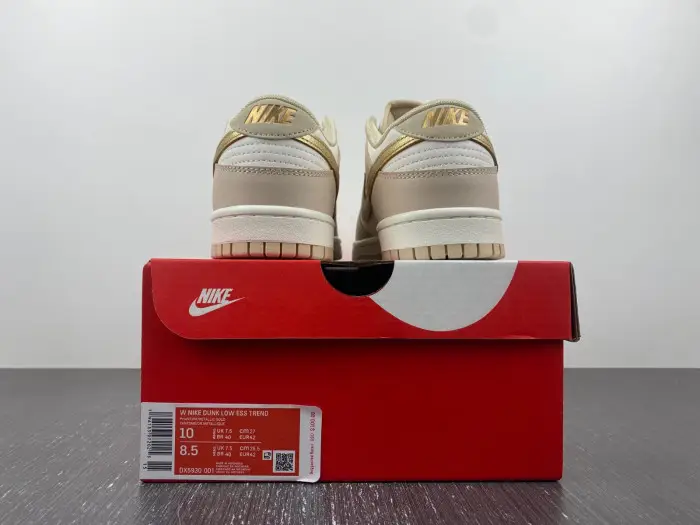 Wmns Nike Dunk Low Phantom Metallic Gold 