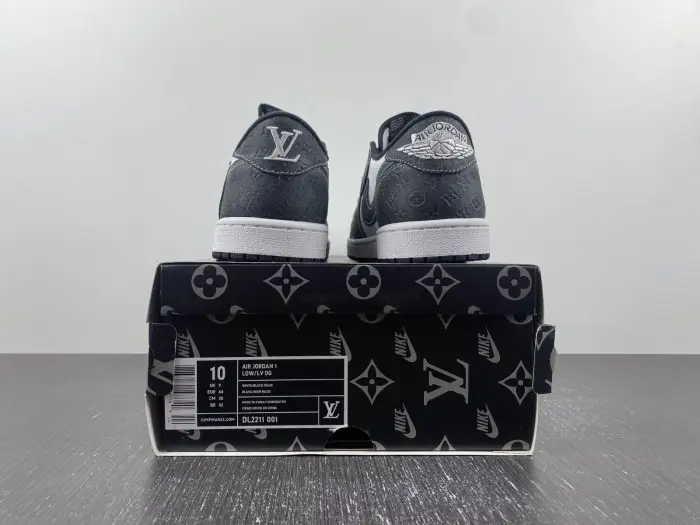 Air Jordan 1 Retro Low LV Panda 