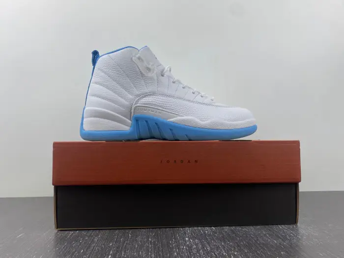 Air Jordan 12 Retro 'UNC' - 