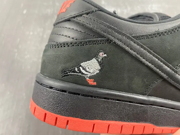 Nike SB Dunk Low Black Pigeon 