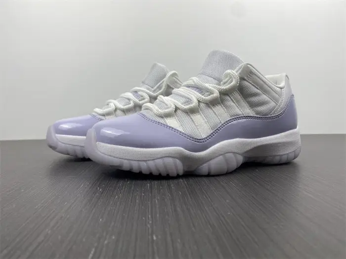 Air Jordan 11 Low ‘Pure Violet’ 